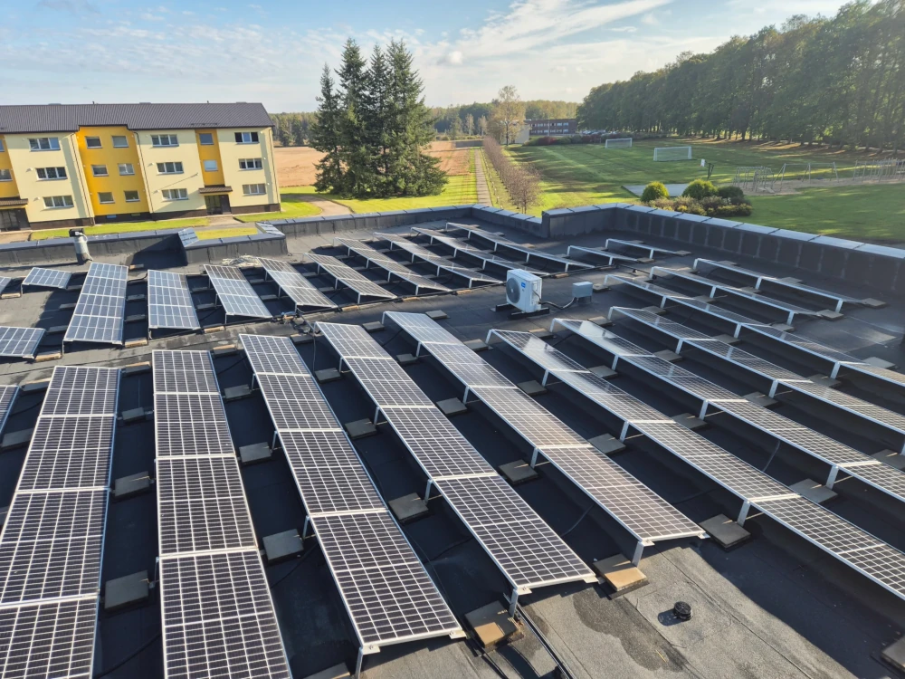 Kogenud katuseehitaja Lõuna-Eestis - Päikesepaneelide aluste ehitamine katusele